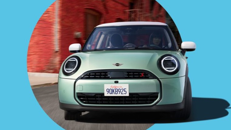  Vemos el interior de un MINI con su conductor