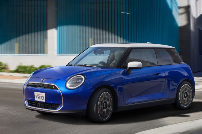 MINI 100% eléctrico - experiencia digital - actualizaciones connected