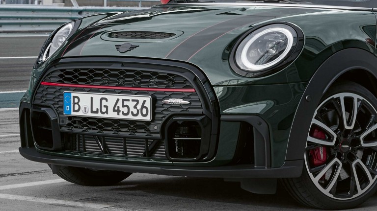 MINI John Cooper Works –  llantas de aleación ligera de 18” – frenos de 18” 