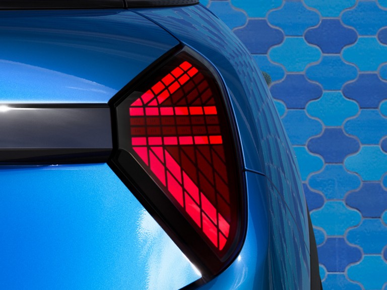 MINI Cooper 5 puertas - detalles exteriores - faros traseros